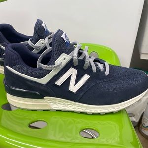 NEW BALANCE 574 (Brand new)